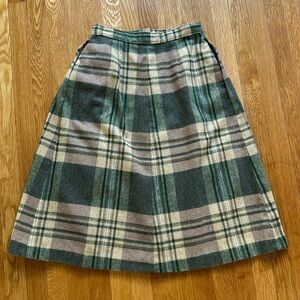 HANDMADE plaid wool pleated skirt no size listed (26in waist)